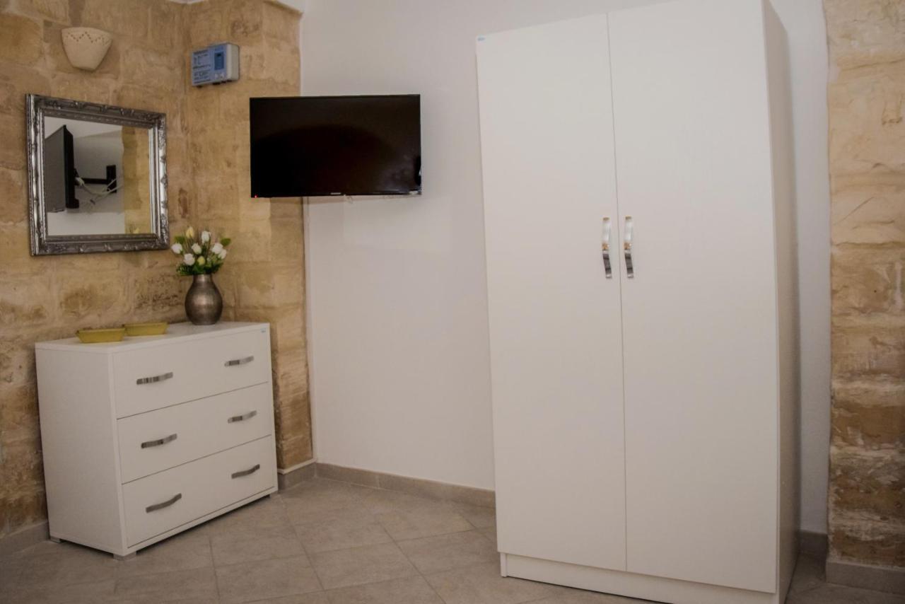 Ferrante D'Aragona Rooms Лечче Экстерьер фото